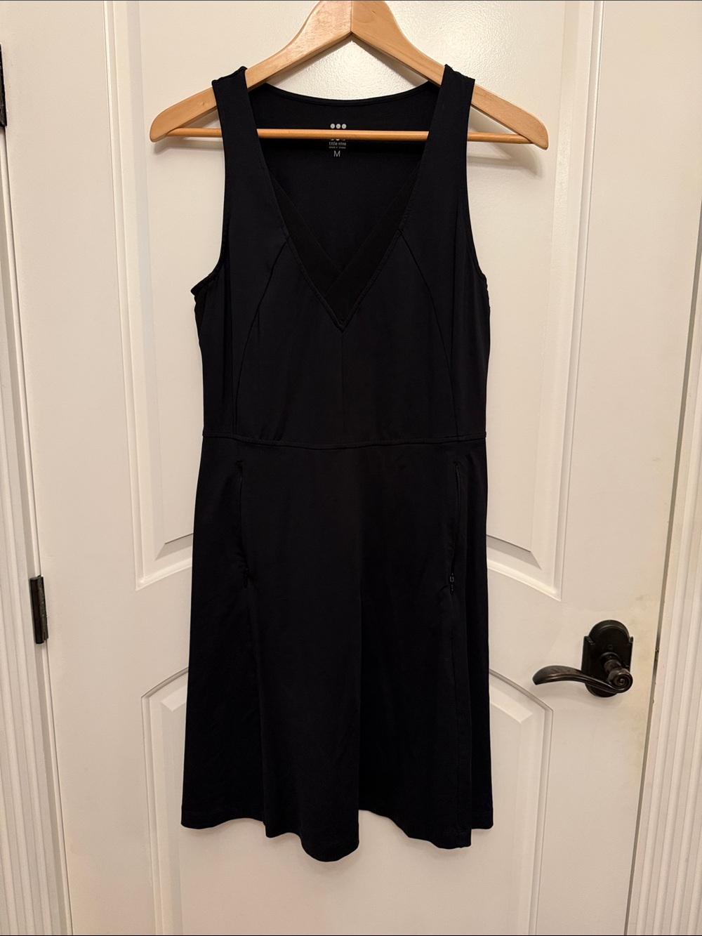Title nine Black Sleeveless V-Neck Midi Dress M